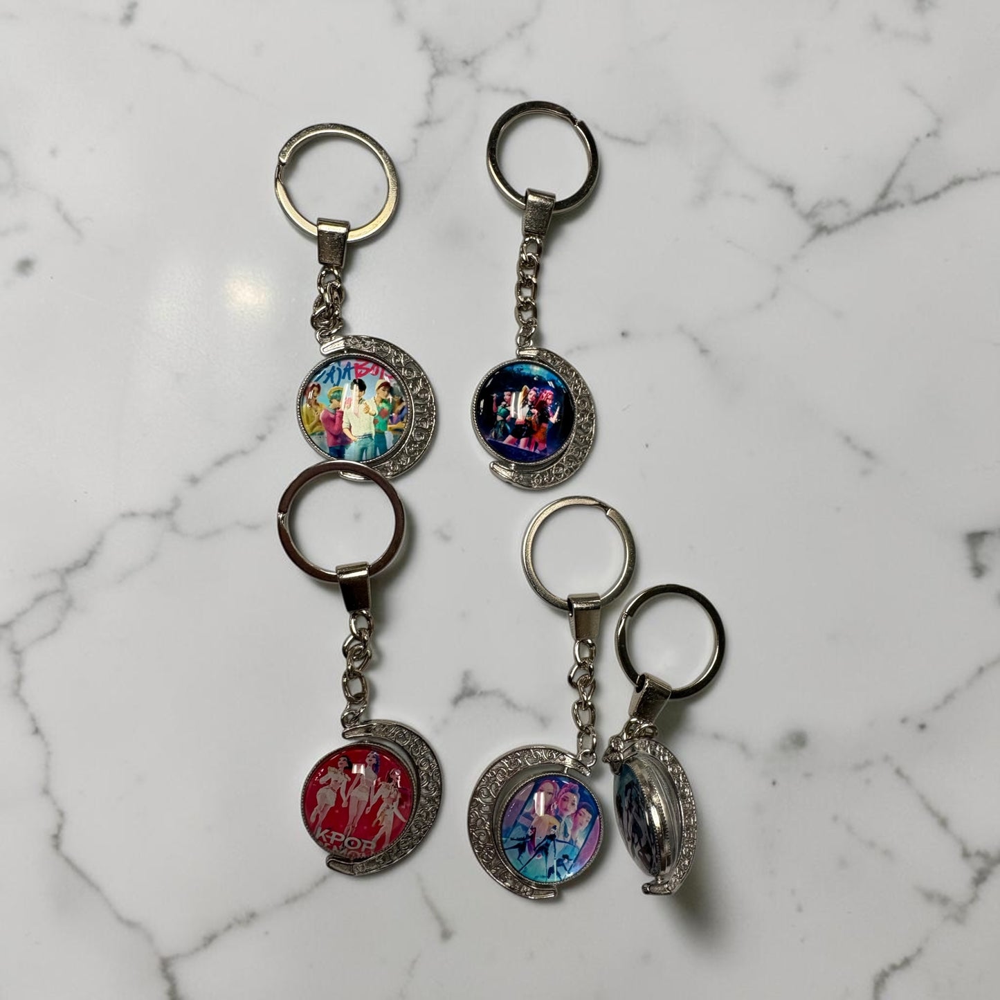 K-pop Swivel moon keychain